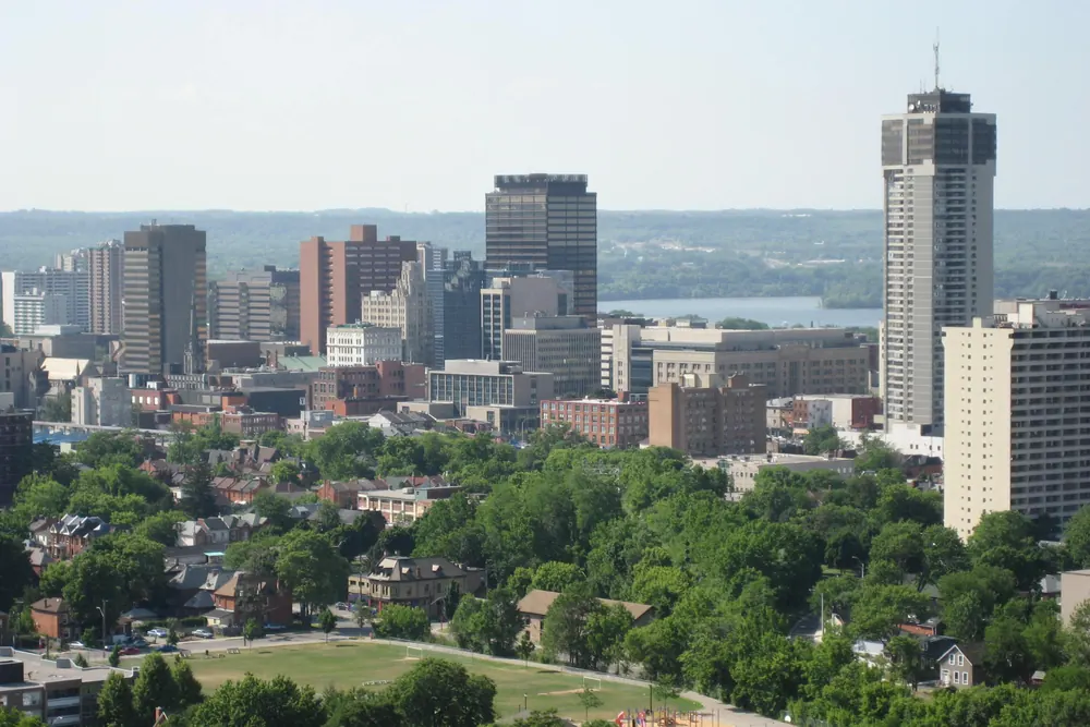 Hamilton — McMaster University programı için temsilî şehir/kampüs fotoğrafı